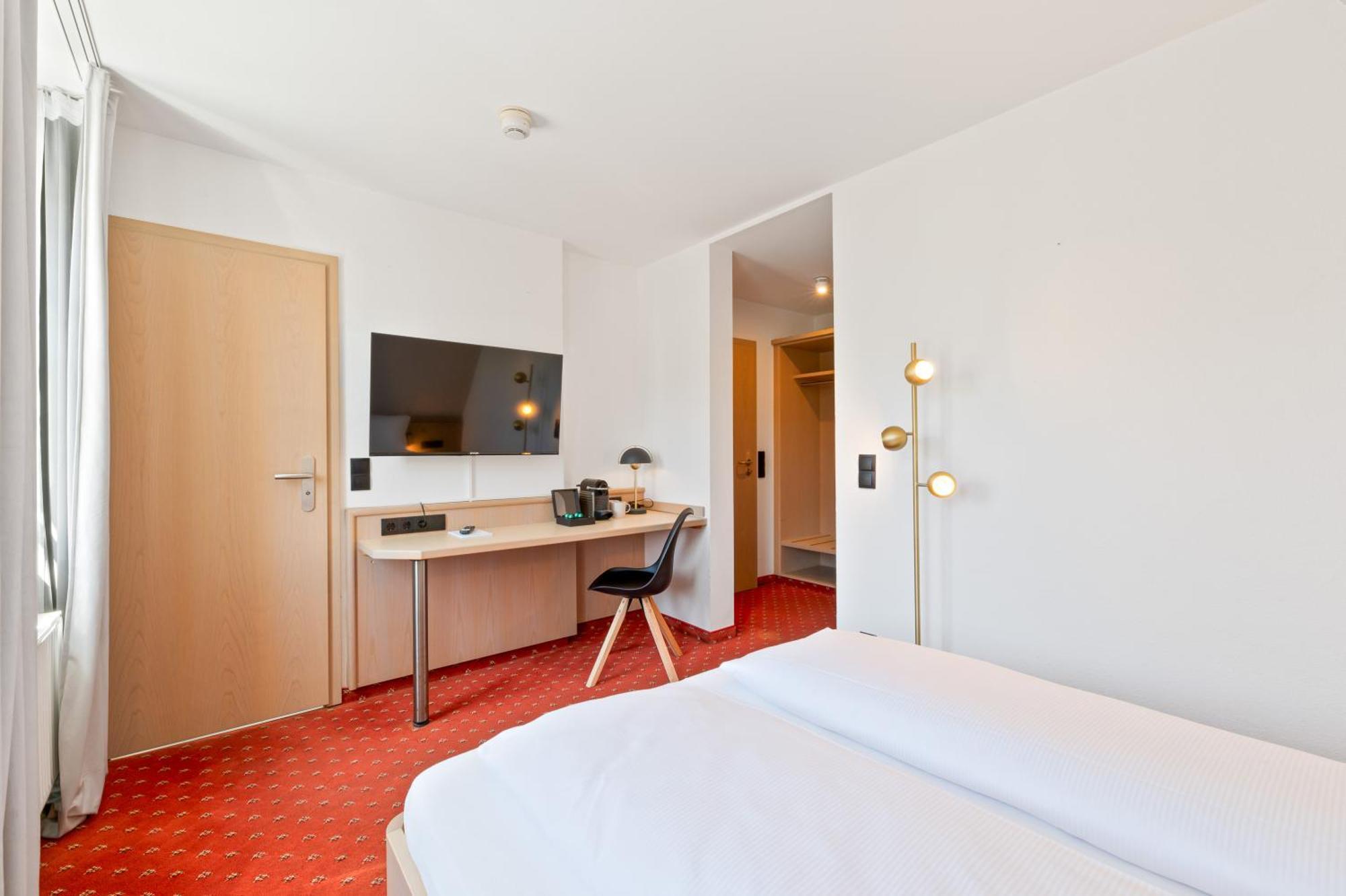 Steiners Hotel Airport-Messe Stuttgart Exterior photo