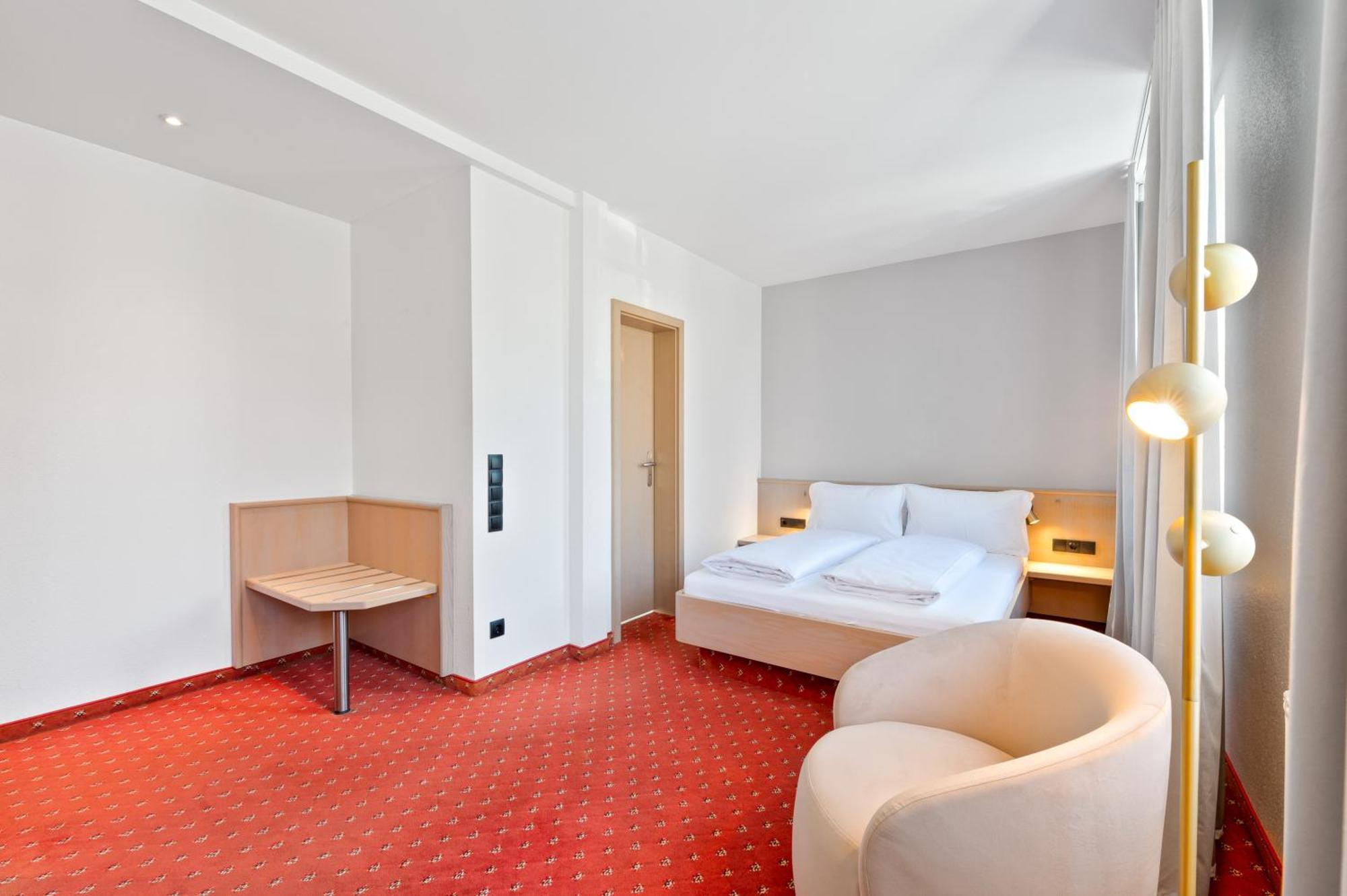 Steiners Hotel Airport-Messe Stuttgart Exterior photo
