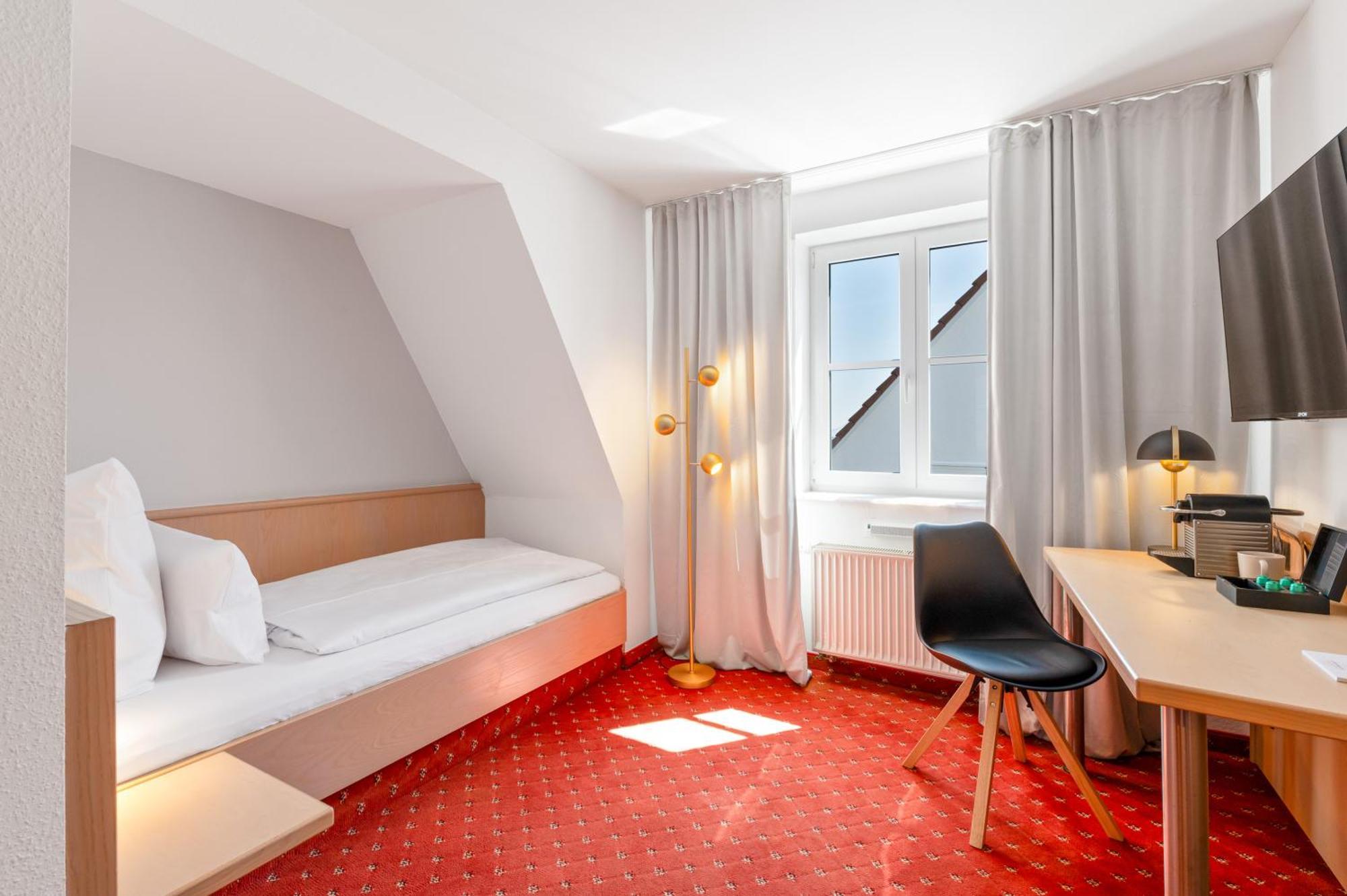 Steiners Hotel Airport-Messe Stuttgart Exterior photo
